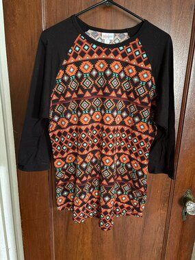 Lularoe Patterned Baseball/Raglan Tee, Size XL